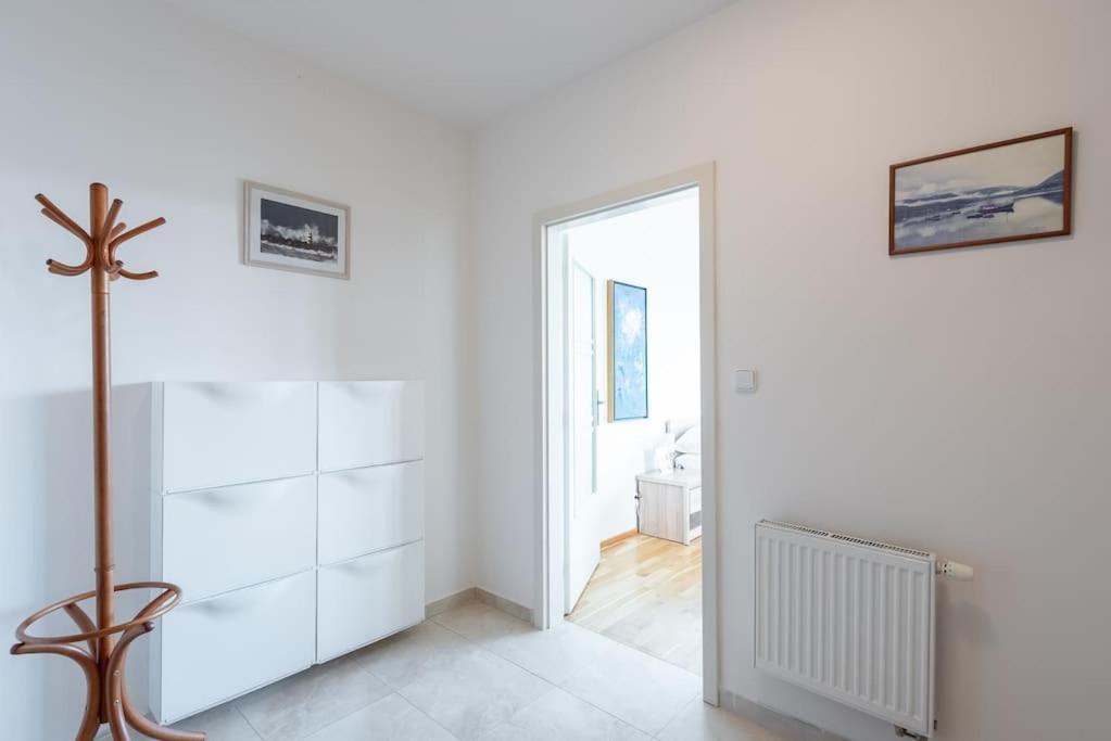 פראג Sunny Safron Apartment מראה חיצוני תמונה