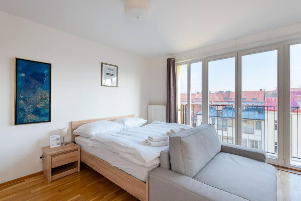 פראג Sunny Safron Apartment מראה חיצוני תמונה