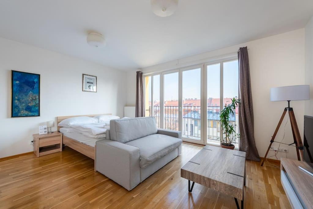 פראג Sunny Safron Apartment מראה חיצוני תמונה