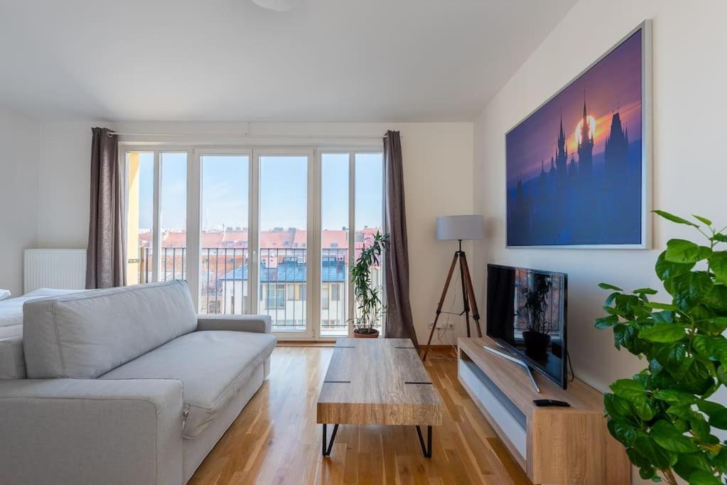 פראג Sunny Safron Apartment מראה חיצוני תמונה