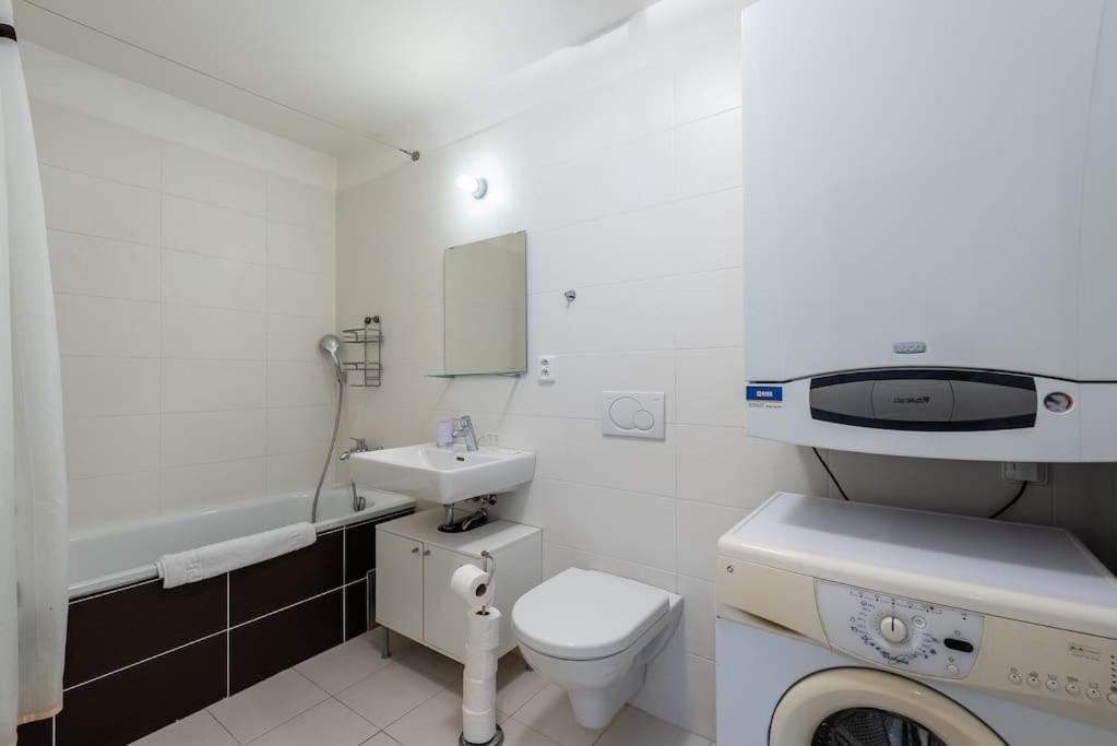 פראג Sunny Safron Apartment מראה חיצוני תמונה
